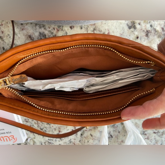 Ellen Tracy Crossbody bag - Chevron Quilted Collection with detachable strap - Picture 7 of 14